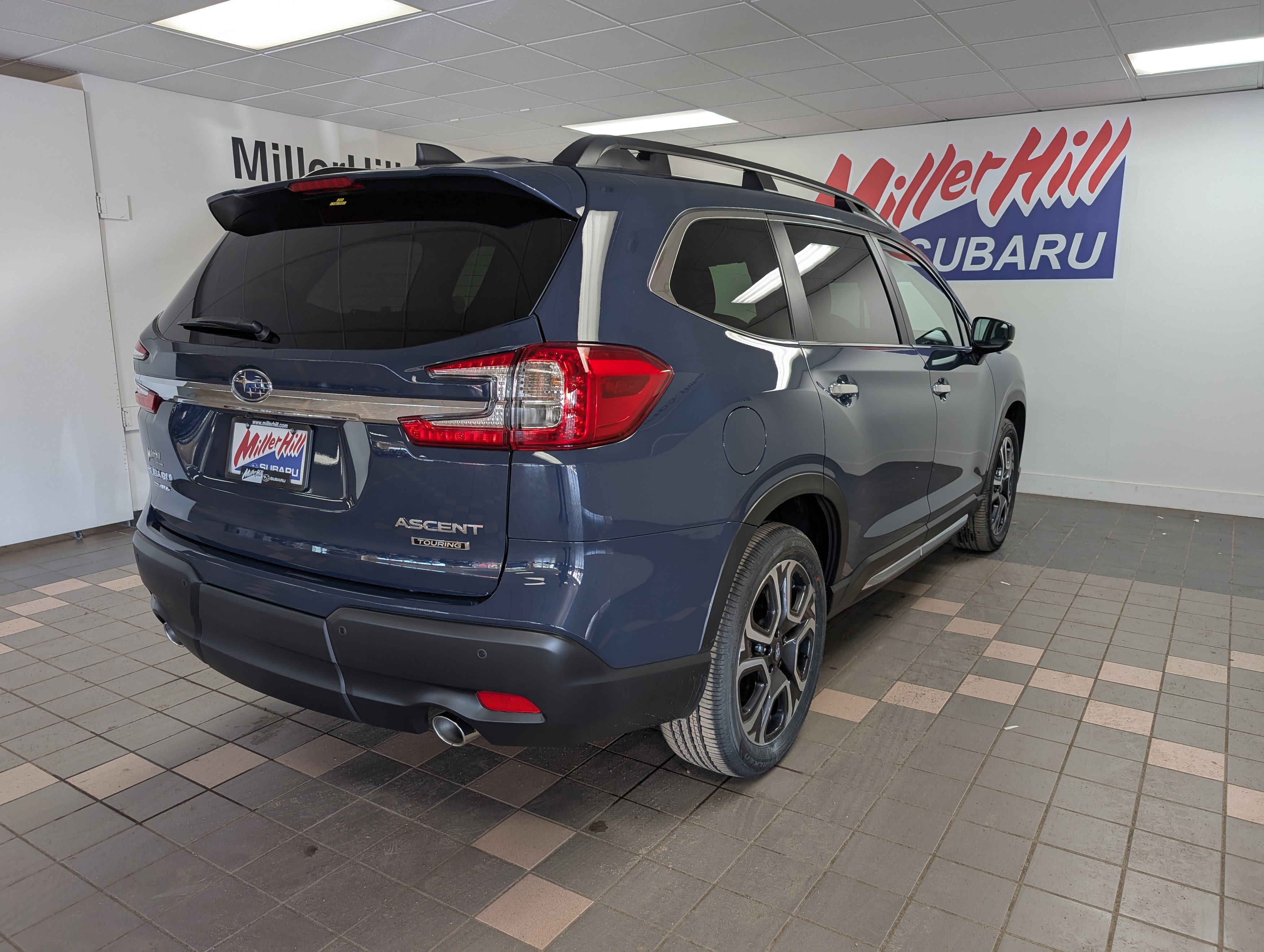 New 2025 Subaru Ascent Touring w/ Popular Package #2 image 21