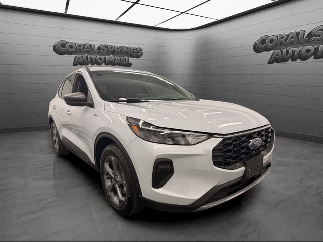 Used 2025 Ford Escape ST-Line FWD image 7
