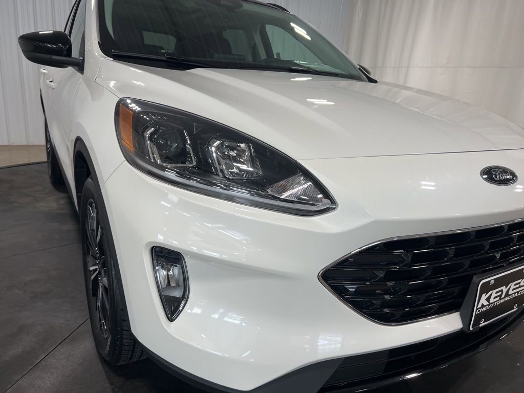 Used 2022 Ford Escape SEL w/ SEL Stealth AWD Package image 13