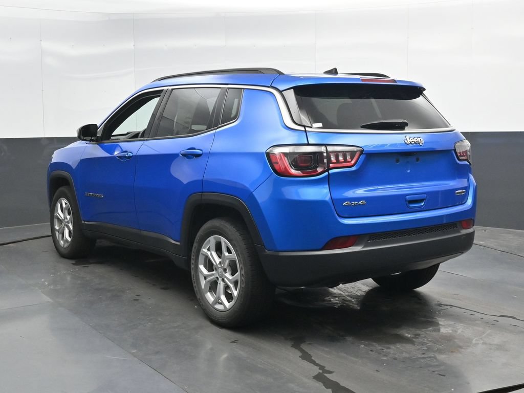 Used 2024 Jeep Compass Latitude AWD/4WD image 9