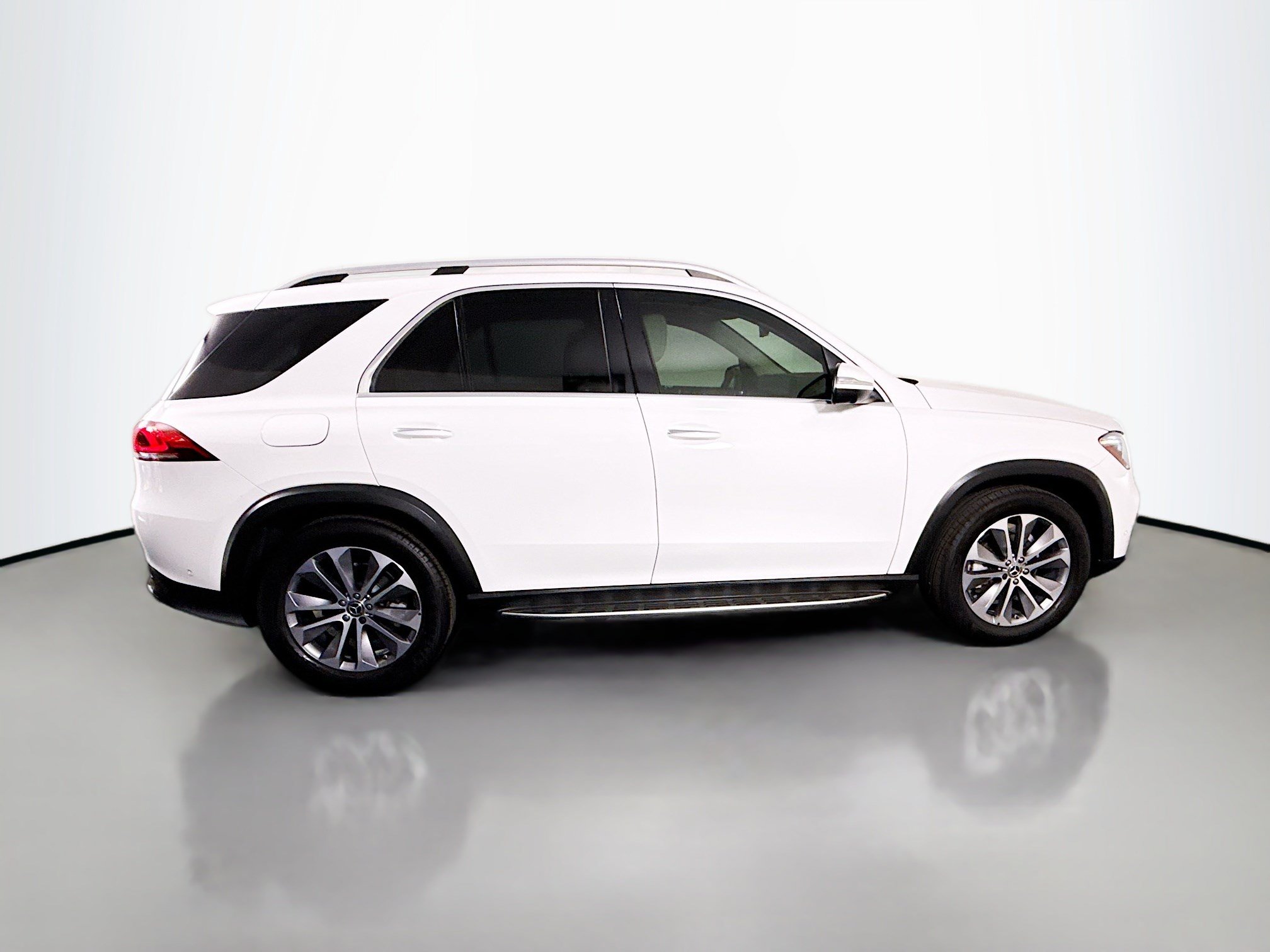Used 2023 Mercedes-Benz GLE 350 4MATIC w/ Premium Package image 11