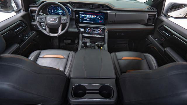 Used 2025 GMC Sierra 1500 AT4 image 2