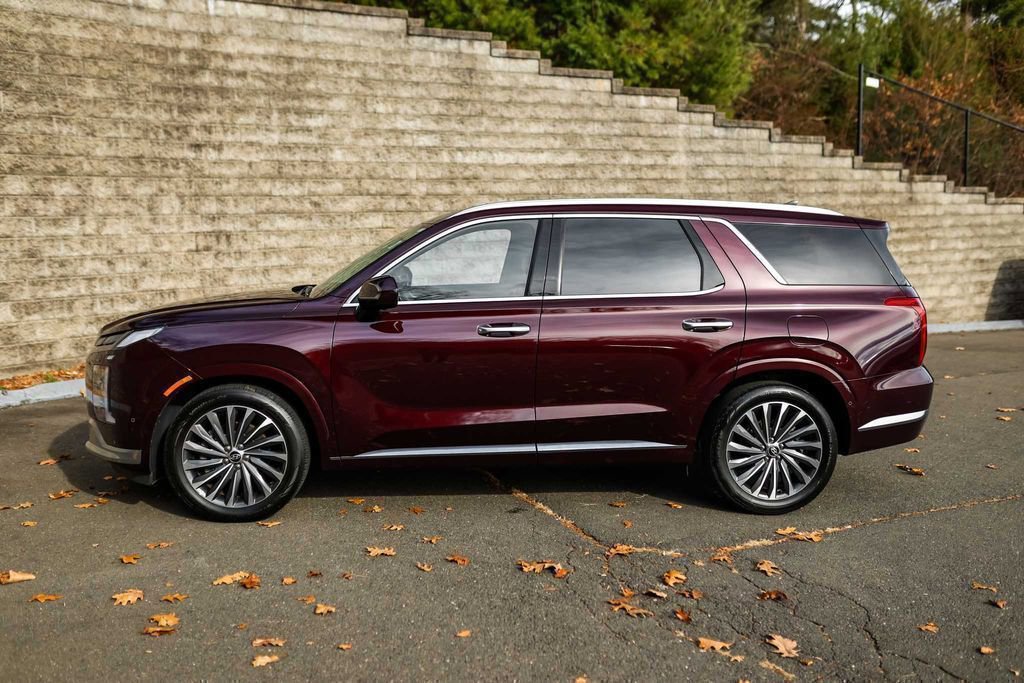Used 2023 Hyundai Palisade Calligraphy image 9