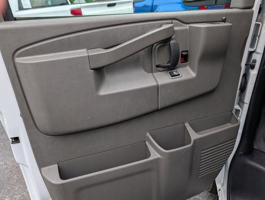 Used 2024 GMC Savana 2500 w/ Driver Convenience Package RWD image 20