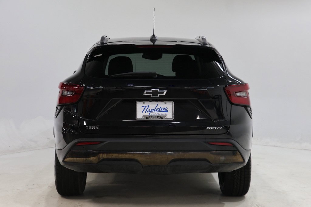 Used 2025 Chevrolet Trax ACTIV w/ Sunroof Package FWD image 7