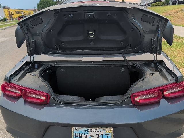 Used 2021 Chevrolet Camaro LT RWD image 8