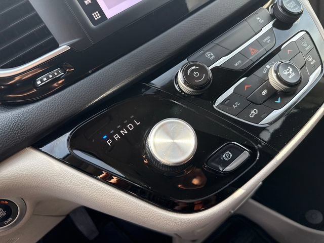 Used 2023 Chrysler Voyager LX FWD image 26