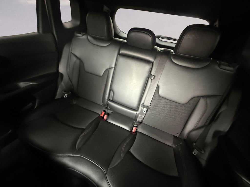 Used 2025 Jeep Compass Trailhawk w/ Trailer Tow Group image 16