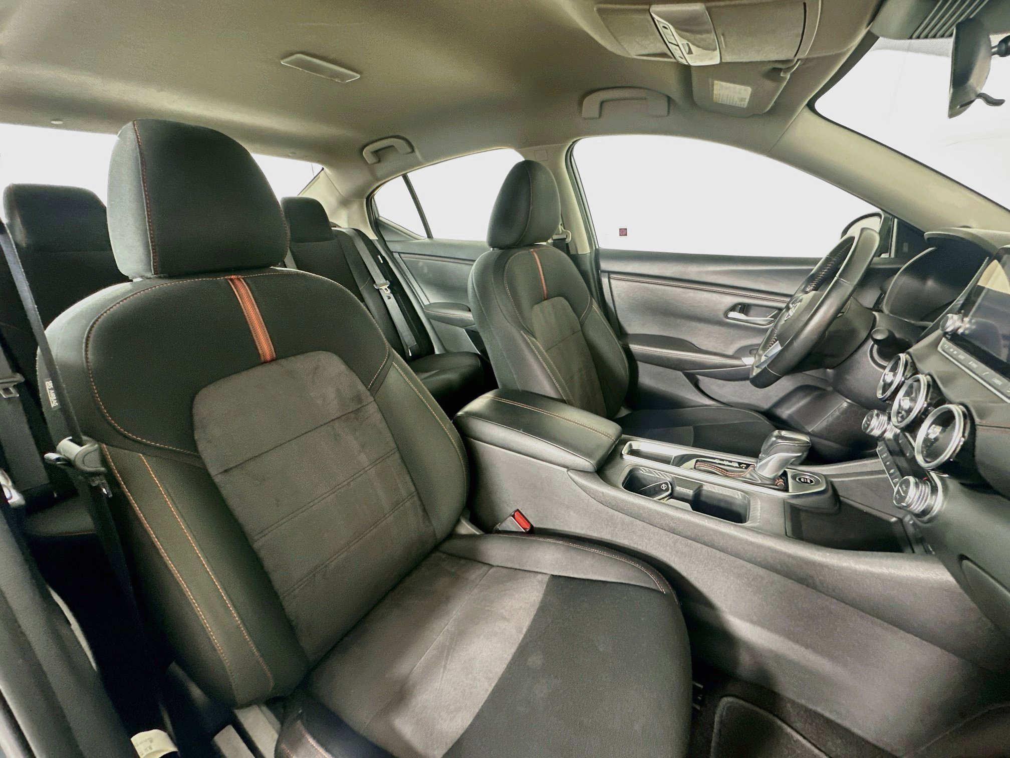 Used 2025 Nissan Sentra SR FWD image 29