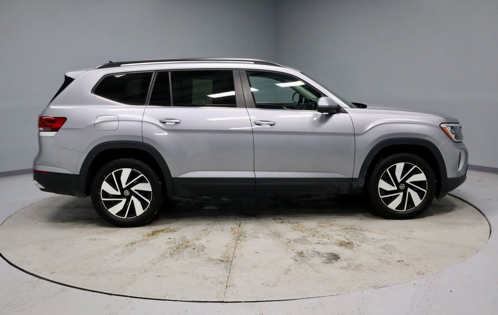 Used 2025 Volkswagen Atlas SE image 12