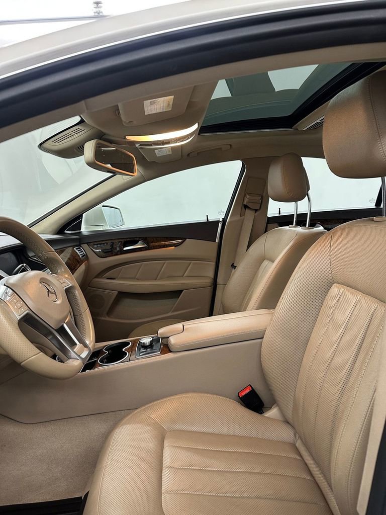 Used 2012 Mercedes-Benz CLS 550 4MATIC image 9