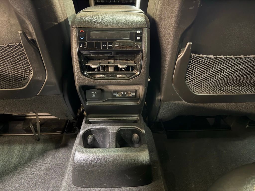 Used 2023 Jeep Grand Cherokee L Limited w/ Black Appearance Package image 16