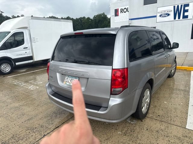 Used 2018 Dodge Grand Caravan SE FWD image 16