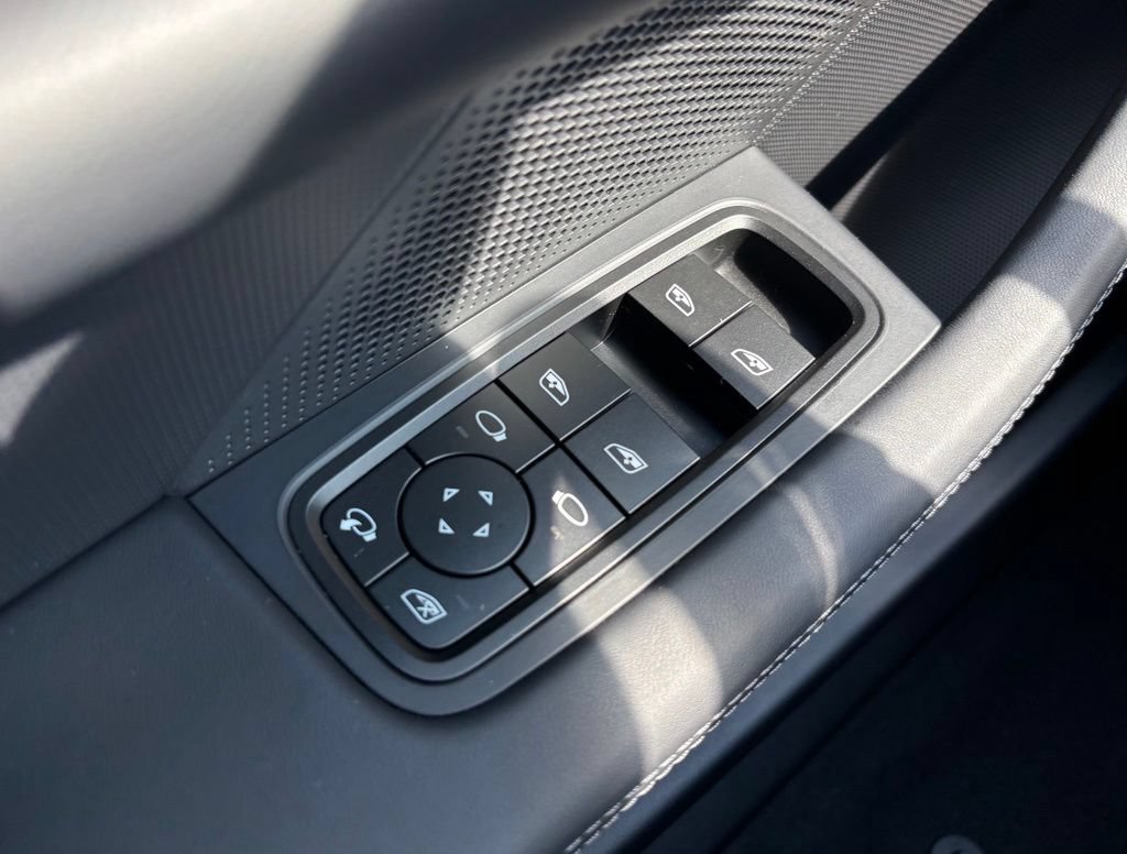 New 2026 Porsche Taycan 4S AWD/4WD image 27