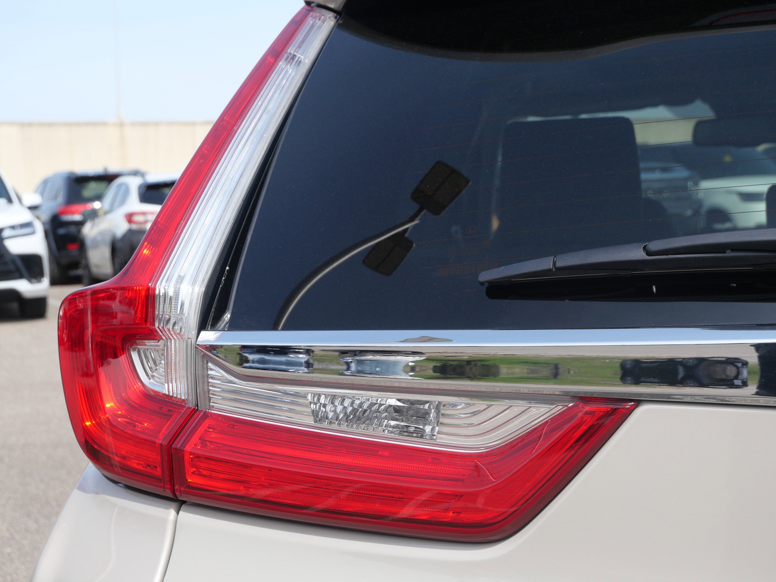 Used 2018 Honda CR-V Touring image 10