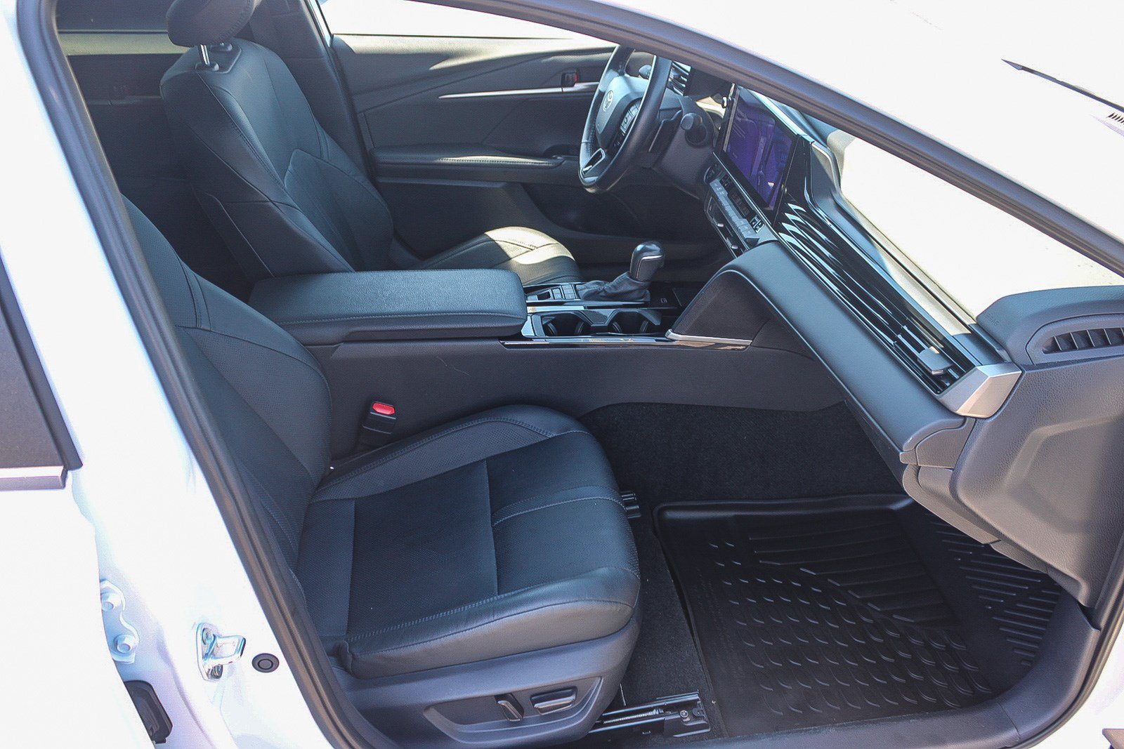 Used 2025 Toyota Camry XSE FWD image 18