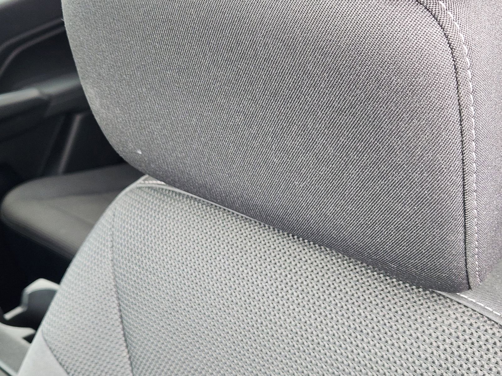 New 2025 GMC Canyon Elevation w/ Convenience Package image 18