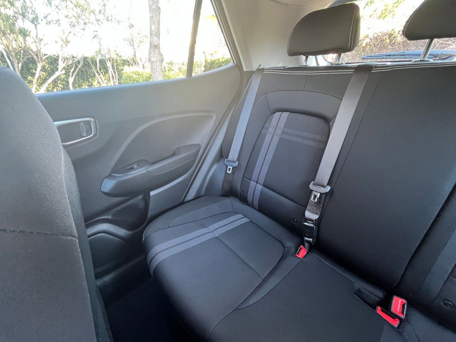 Used 2025 Hyundai Venue SEL image 38