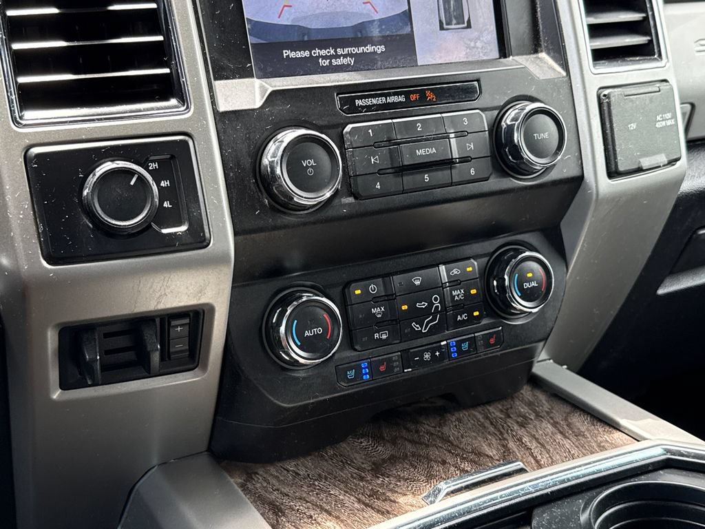 Used 2019 Ford F450 Lariat w/ Lariat Ultimate Package AWD/4WD image 27