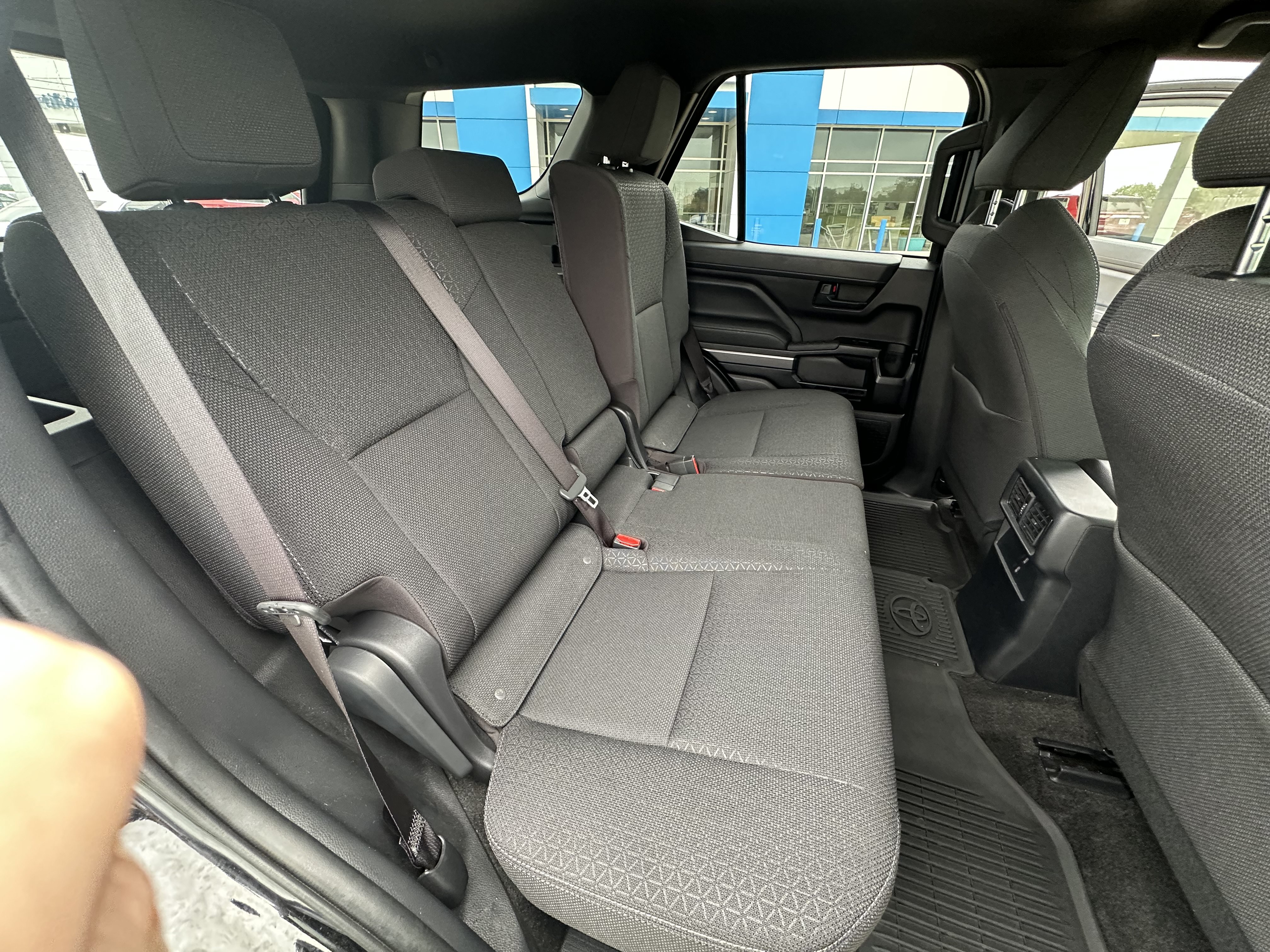 Used 2025 Toyota 4Runner SR5 AWD/4WD image 30