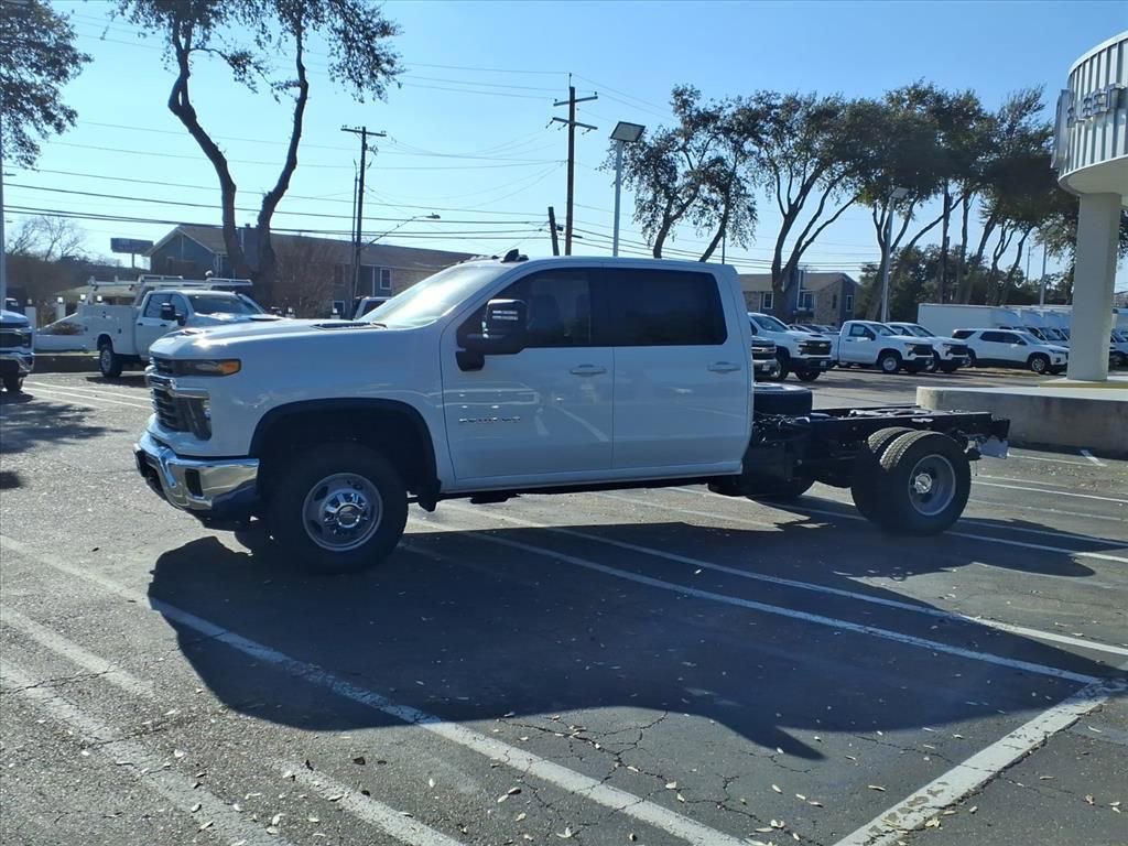 New 2026 Chevrolet Silverado 3500 LT image 4
