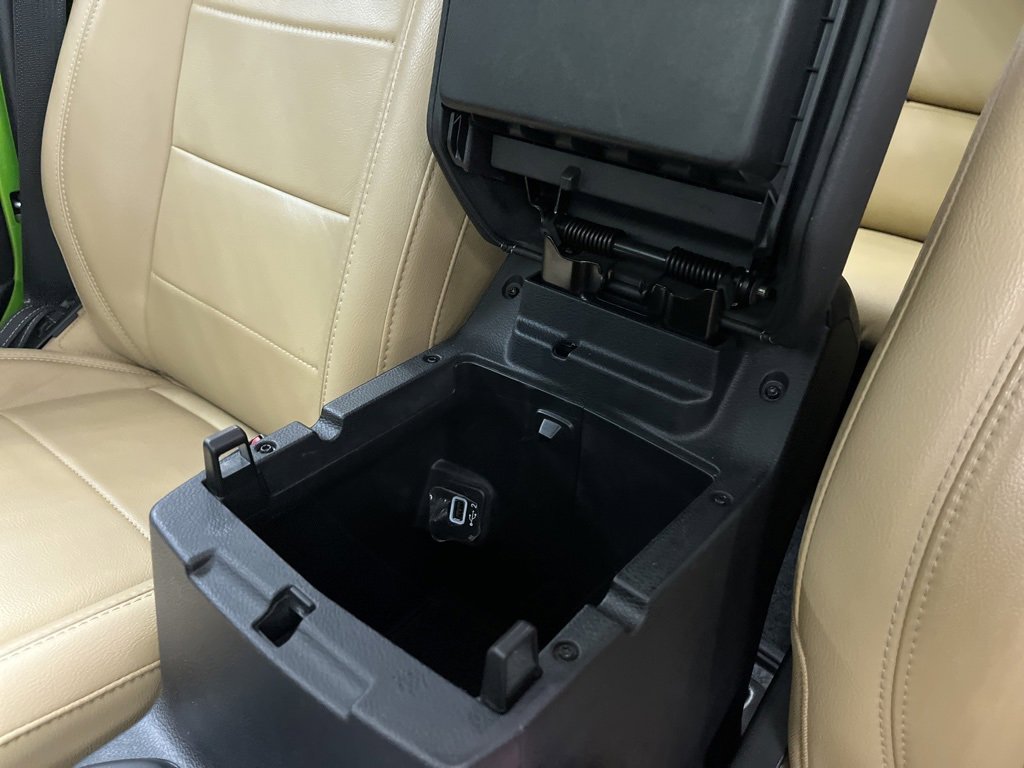 Used 2018 Jeep Wrangler Unlimited Sahara image 25