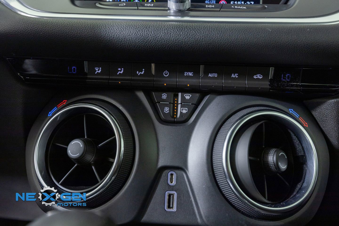 Used 2020 Chevrolet Blazer LT FWD image 19