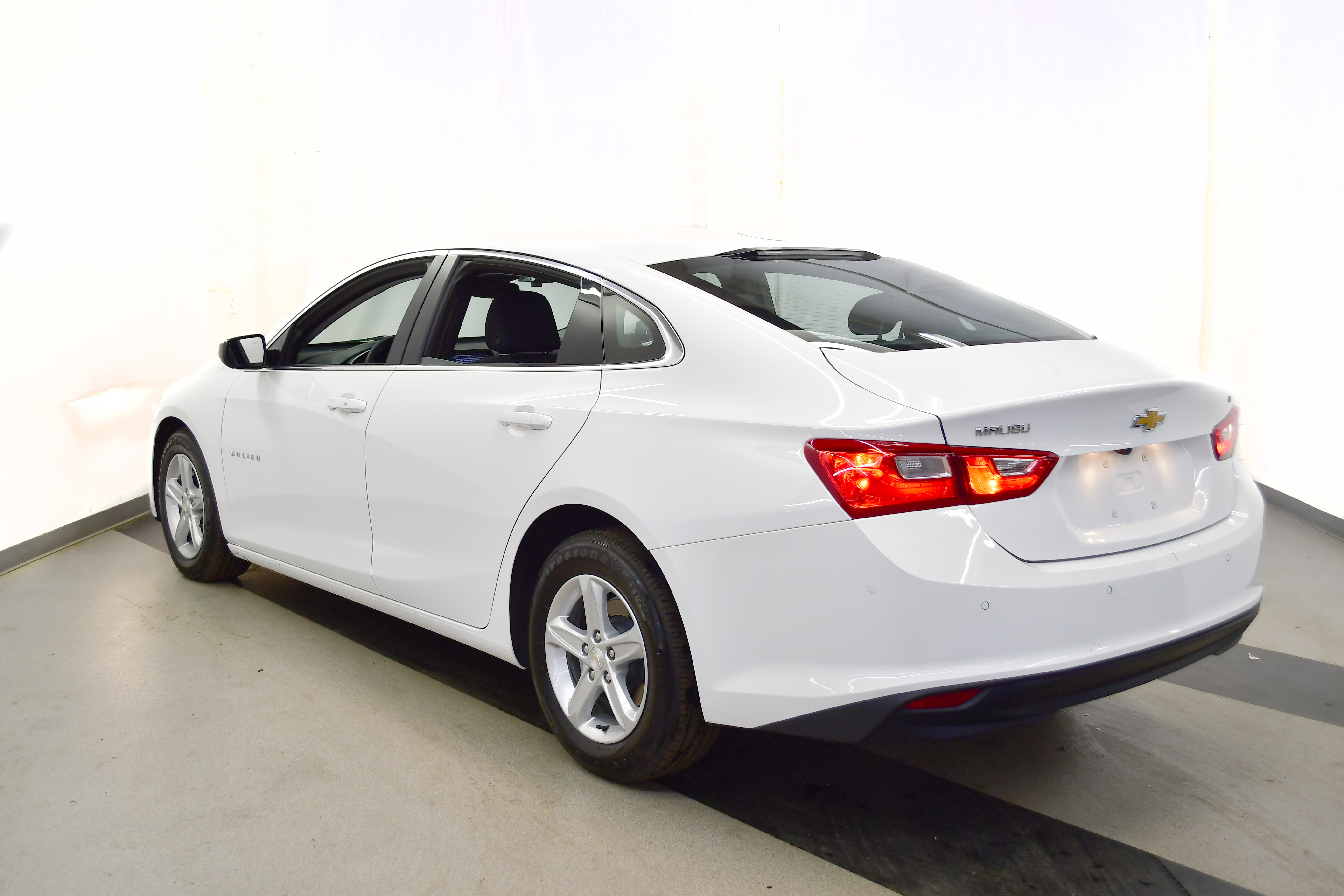Used 2024 Chevrolet Malibu LT image 5