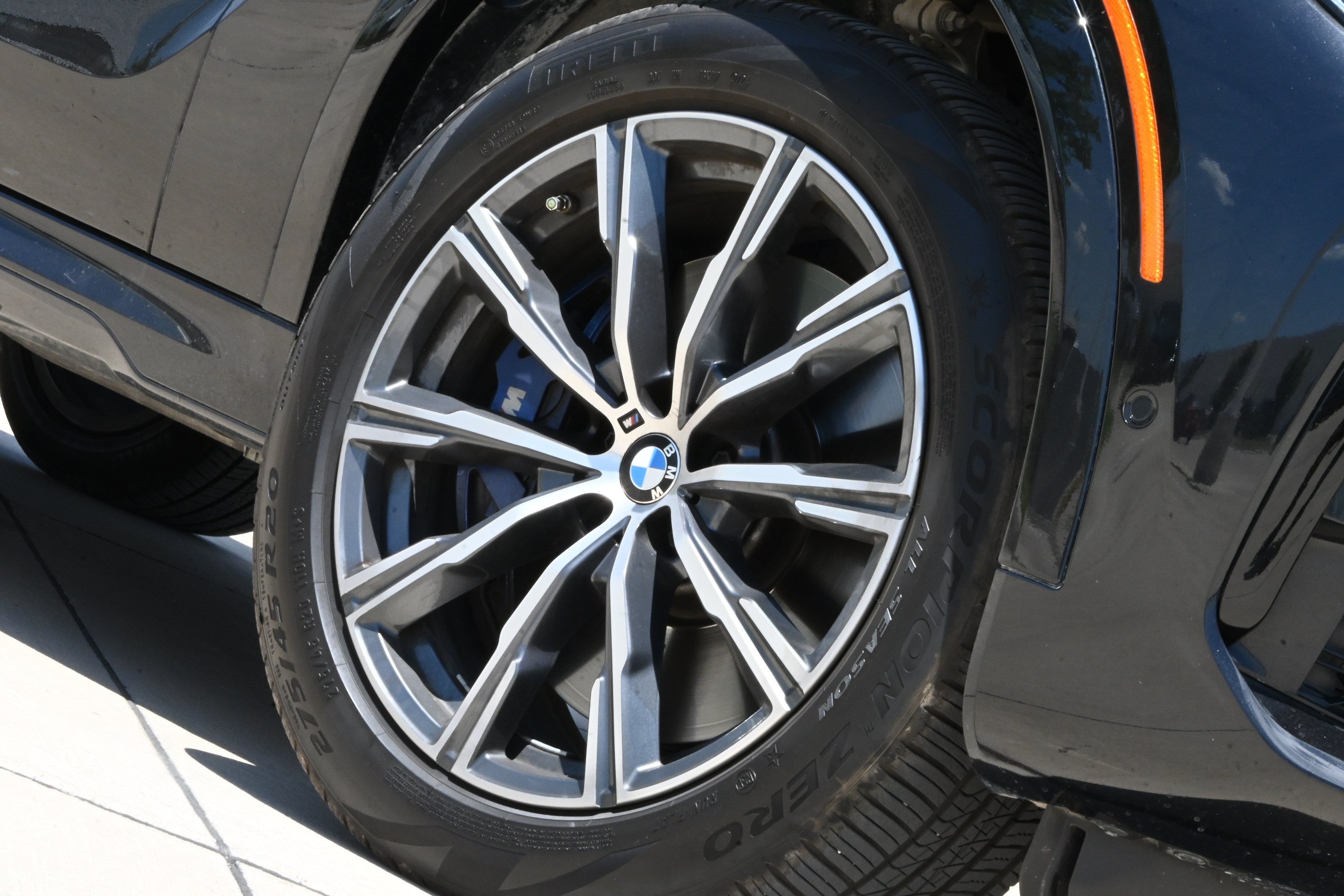 Certified 2022 BMW X6 M50i AWD/4WD image 10