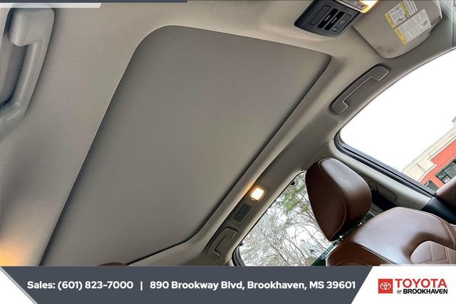 Used 2023 Nissan Pathfinder Platinum w/ Lighting Package (N93) image 16