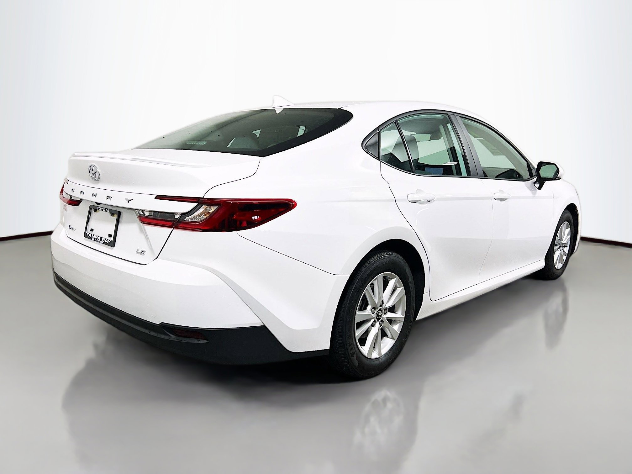Used 2025 Toyota Camry LE w/ Convenience Package image 4