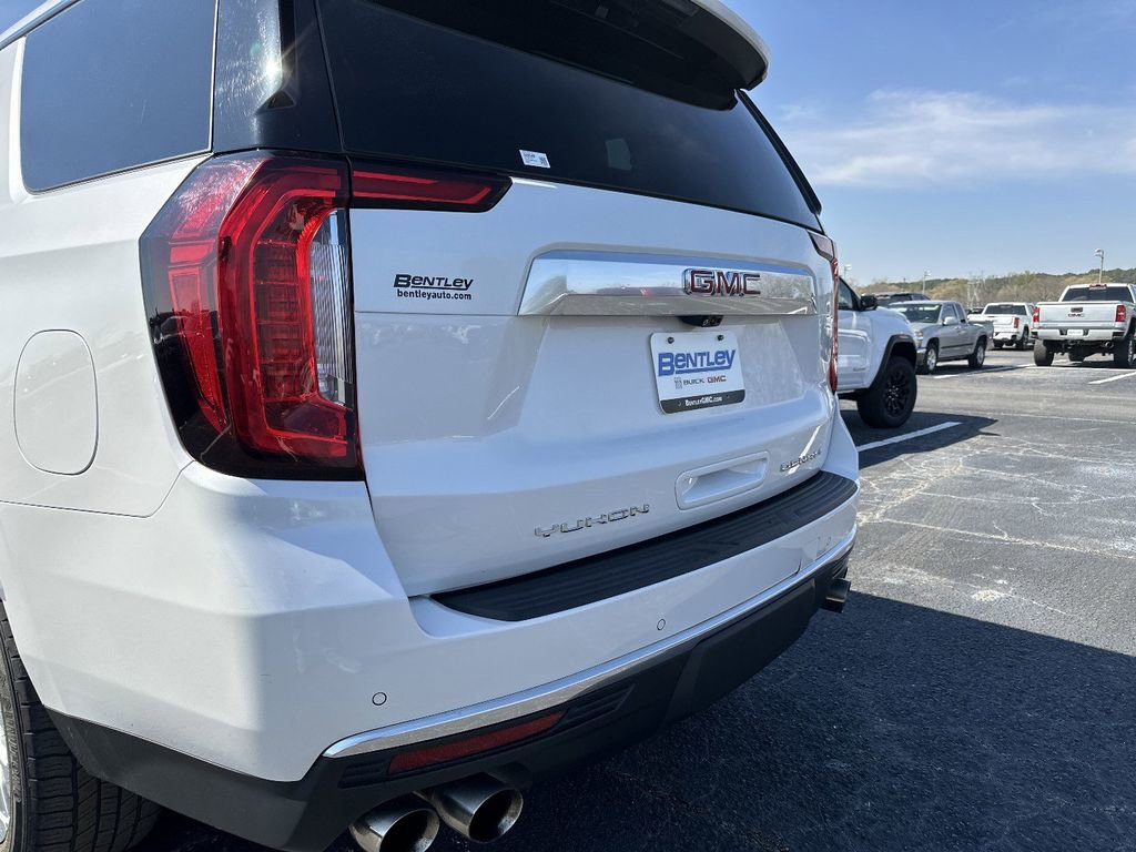 Used 2021 GMC Yukon Denali w/ Denali Premium Package image 14