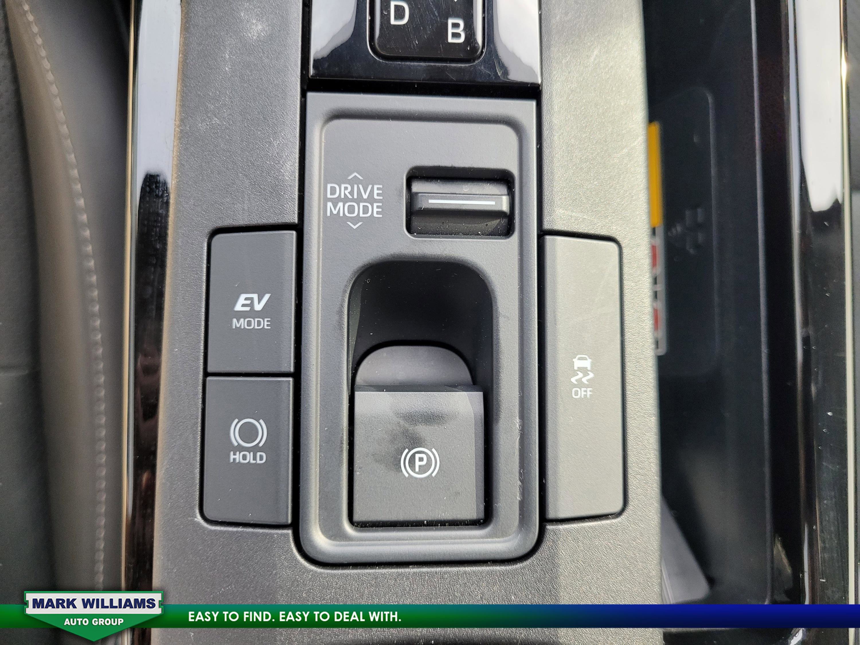 Used 2025 Toyota Prius XLE image 27