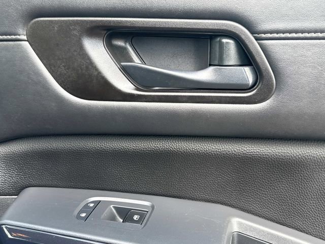 Used 2025 Nissan Pathfinder SV FWD image 19