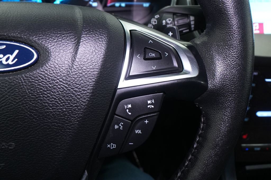 Used 2019 Ford Edge Titanium w/ Cold Weather Package AWD/4WD image 41
