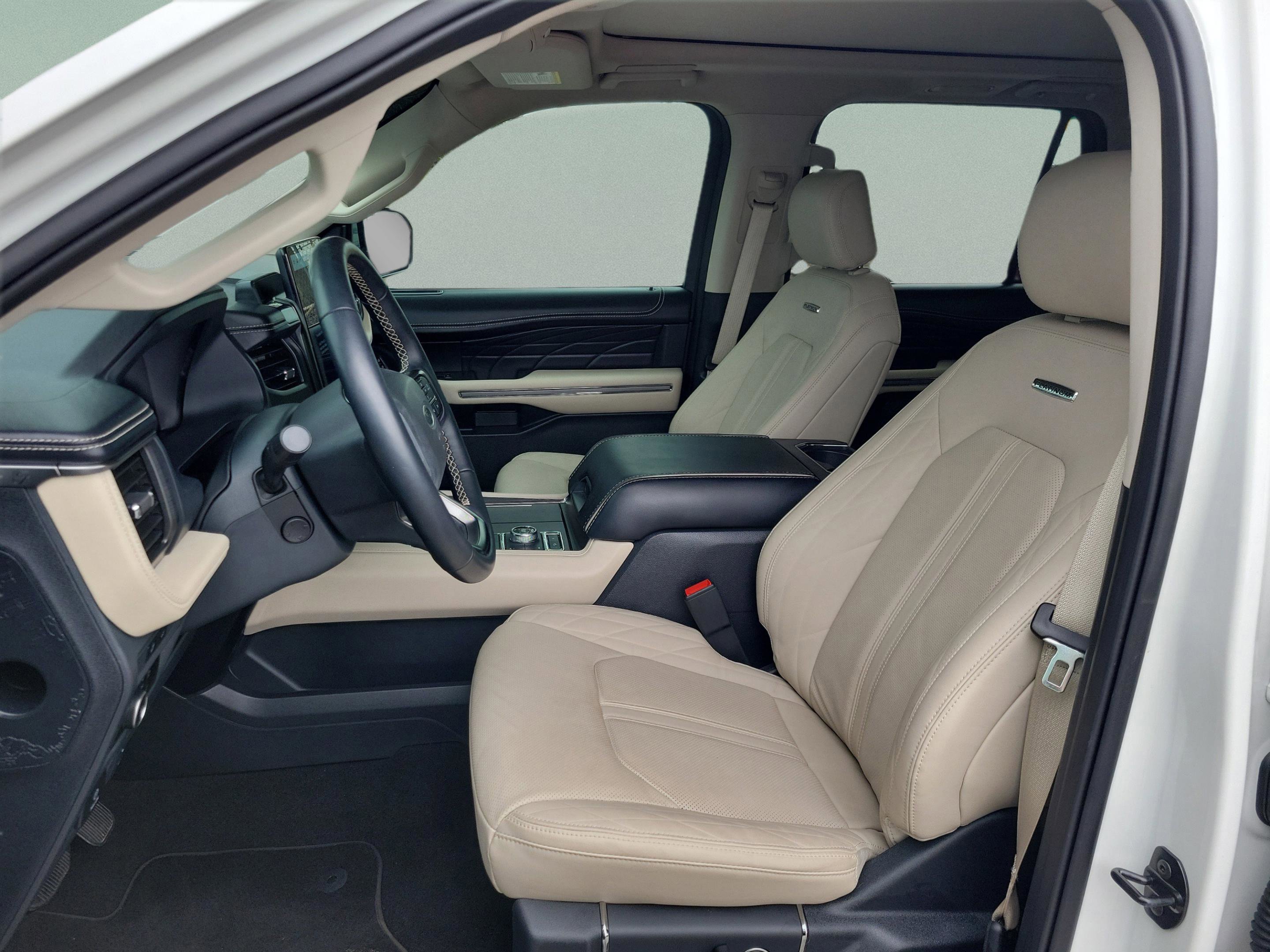 Used 2024 Ford Expedition Platinum AWD/4WD image 17