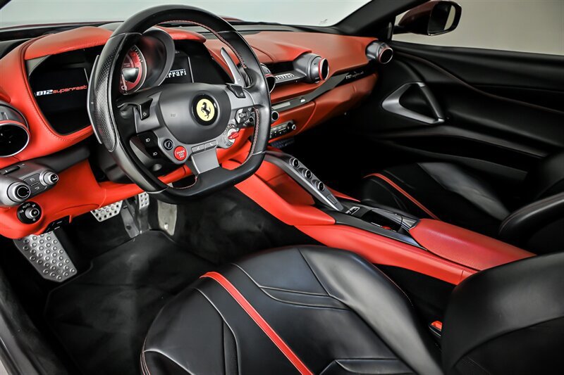Used 2019 Ferrari 812 Superfast RWD image 20