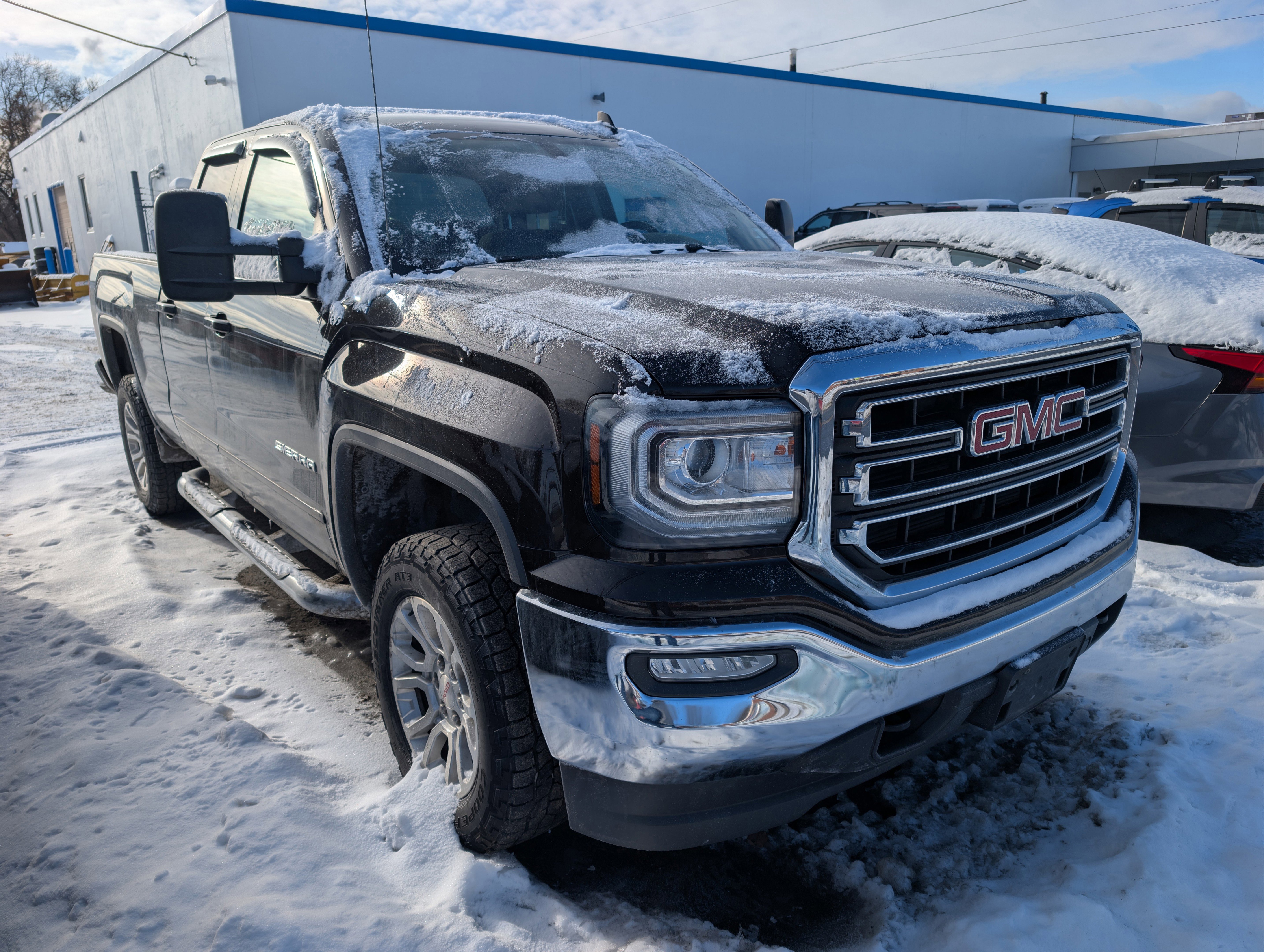 Used 2018 GMC Sierra 1500 SLE w/ SLE Value Package image 3