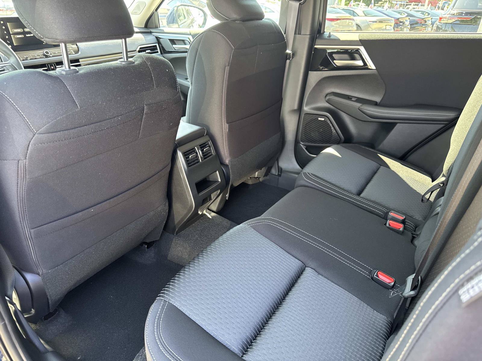 New 2026 Mitsubishi Outlander ES FWD image 10