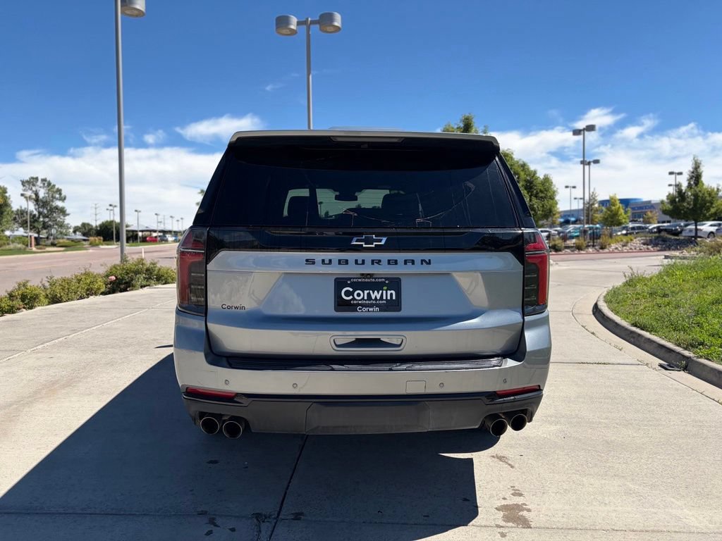 Used 2025 Chevrolet Suburban Z71 AWD/4WD image 7