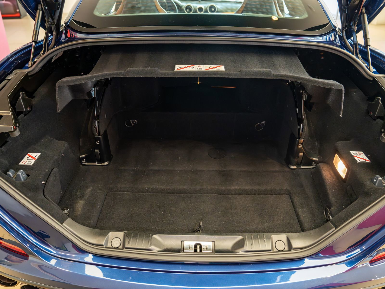 Used 2016 Ferrari California T RWD image 26