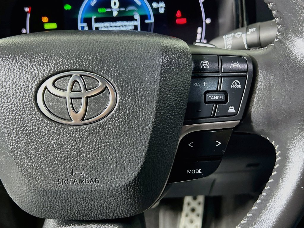 Used 2025 Toyota Camry SE FWD image 17