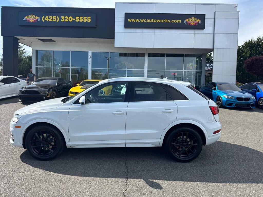 Used 2017 Audi Q3 2.0T Premium Plus w/ Premium Plus Package AWD/4WD image 2