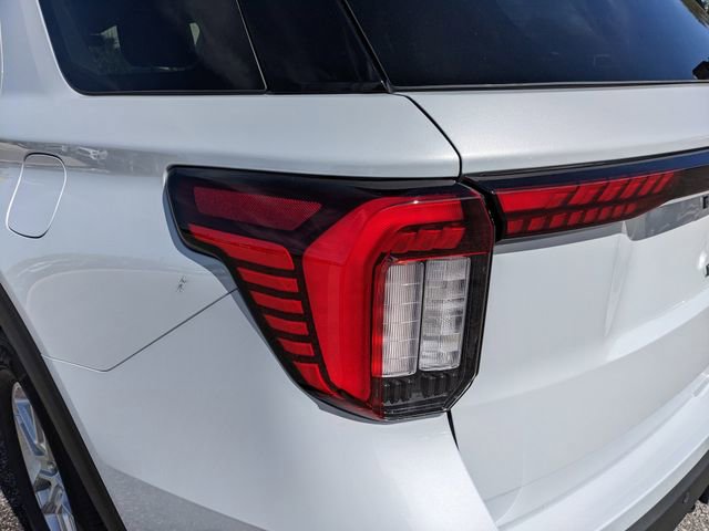 New 2026 Ford Explorer Active RWD image 10