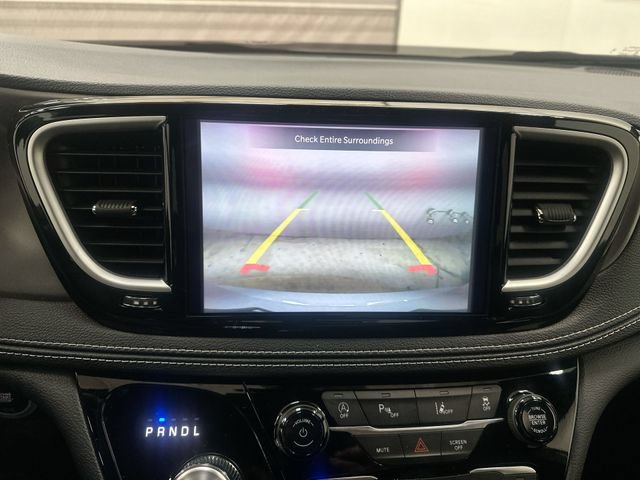 Used 2025 Chrysler Pacifica Select FWD image 23