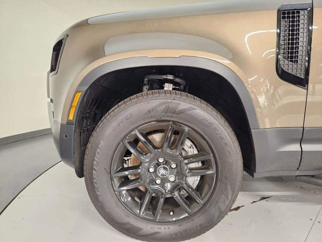 Used 2025 Land Rover Defender 110 S image 11