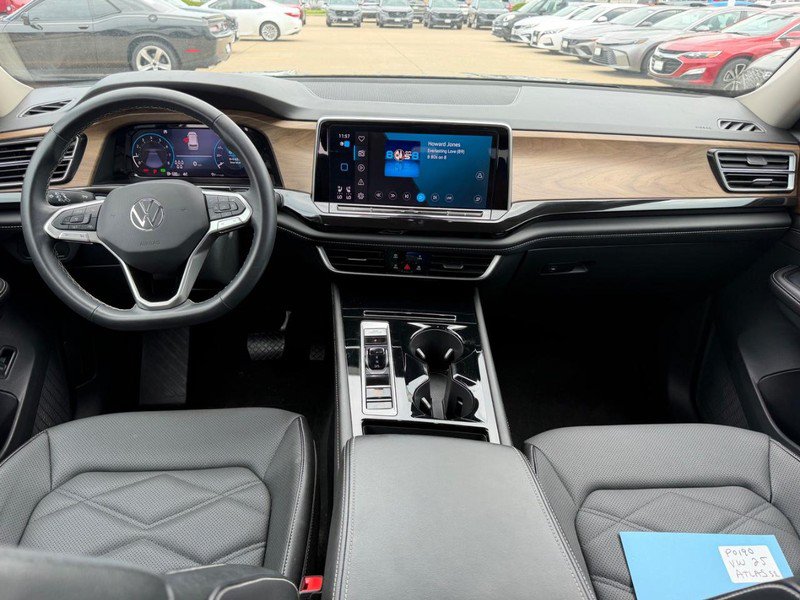 Used 2025 Volkswagen Atlas SE AWD/4WD image 12