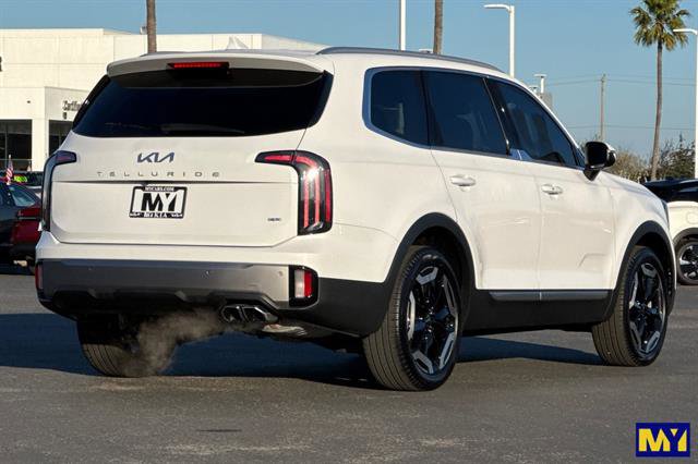 Used 2025 Kia Telluride EX image 4