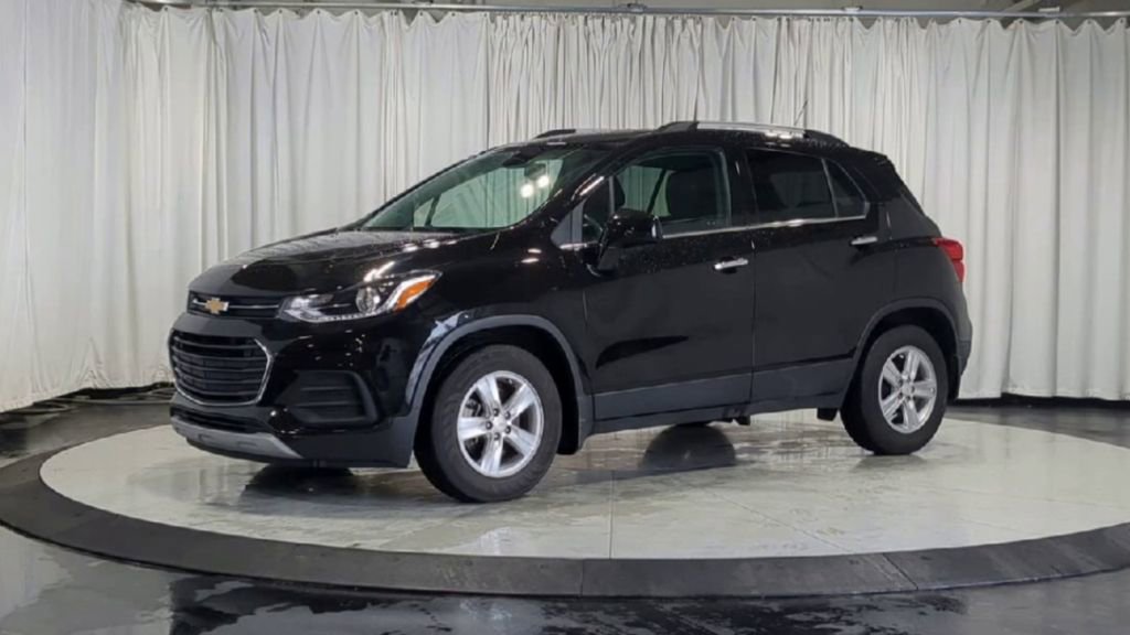 Used 2020 Chevrolet Trax LT w/ LT Convenience Package FWD image 5