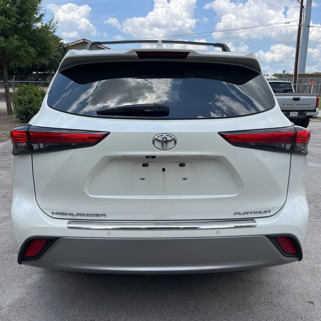 Used 2021 Toyota Highlander Platinum FWD image 5